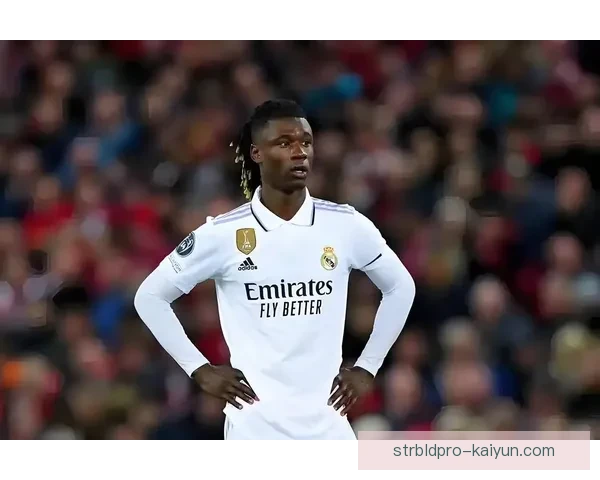 卡马文加与巴尔韦德持续提升状态，成为球队中场新生力量。