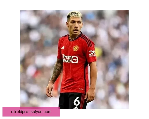 利桑德罗转会曼联后状态保持良好，备受关注的后防新星。